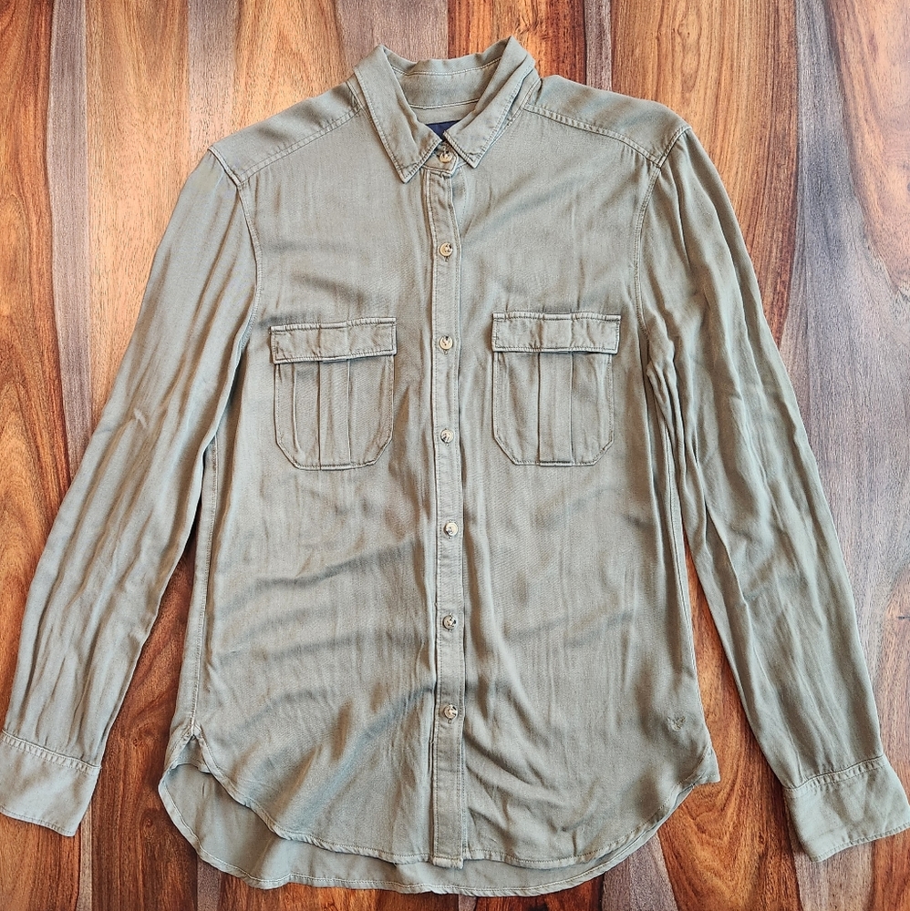 American Eagle Outfitters Vintage Boyfriend Ladies Button Down Shirt Medium